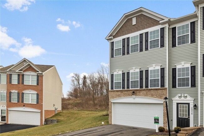 Photo - 2858 Canterbury Dr Townhome