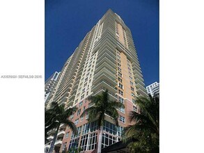 Building Photo - 1155 Brickell Bay Dr