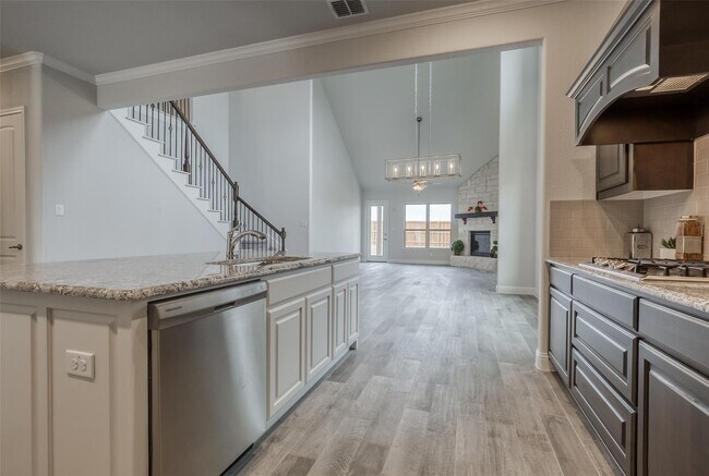 Building Photo - 332 Cowling Dr