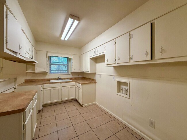 Foto del edificio - 5043 Inwood Dr