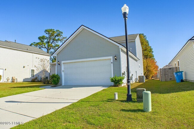 Foto del edificio - 15 Chauga St