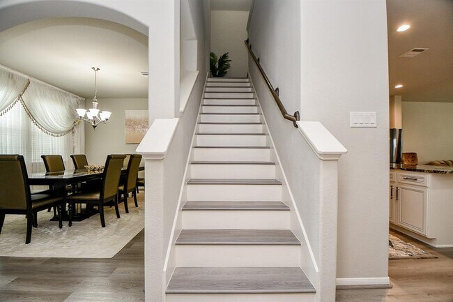 Foto del edificio - 2707 Dry Creek Dr