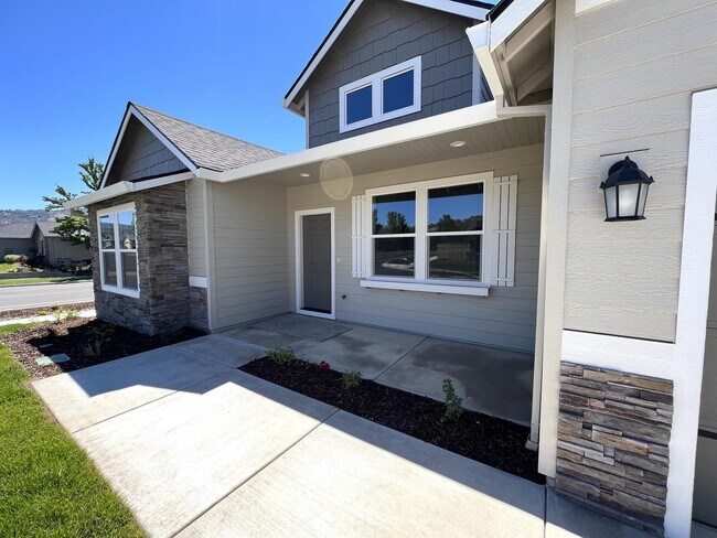 Building Photo - 1658 Dragon Tail Pl