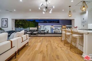 Foto del edificio - 1524 N Sierra Bonita Ave