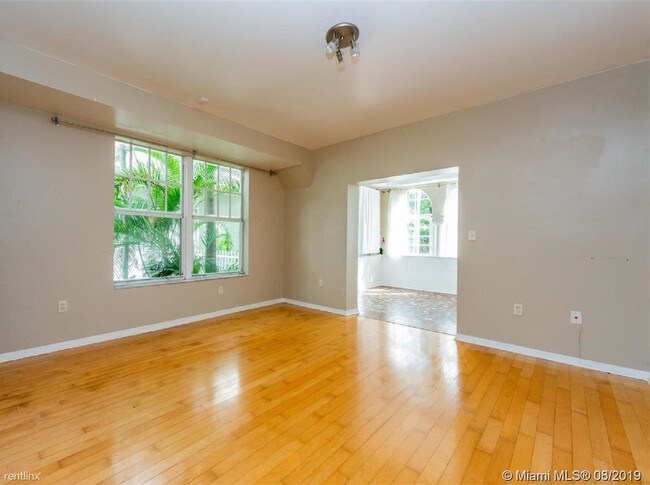 Building Photo - 2 br, 2 bath Condo - 1528 Drexel Ave
