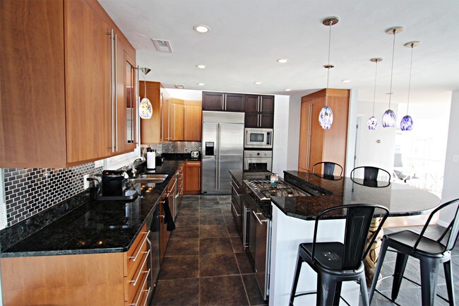 Building Photo - 517 Vanderbilt Ave