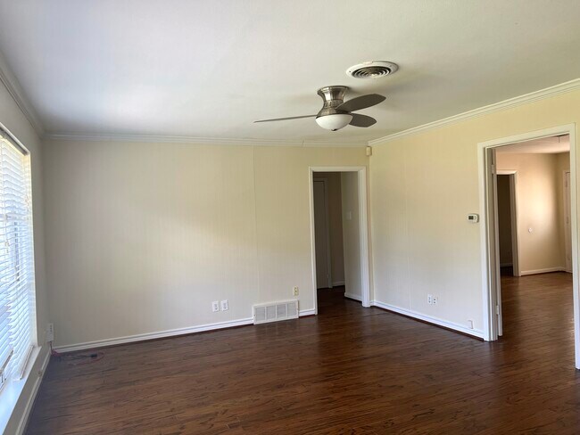 Foto del edificio - 1236 Evergreen Dr