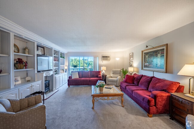 Interior Photo - Montcalm Apartments