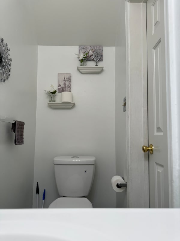 Building Photo - 213 Whitewater Dr