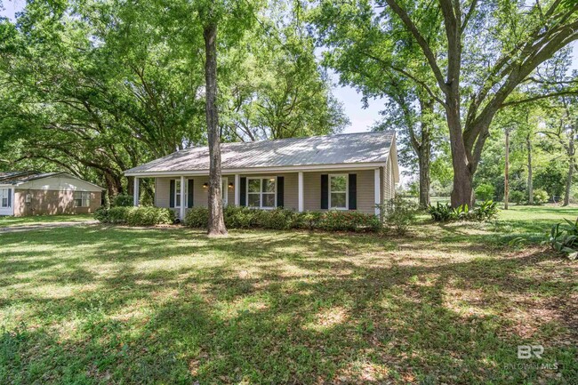 Building Photo - 22144 Hill N Dale Dr
