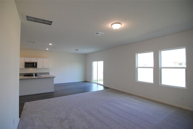 Building Photo - 1052 Water Oak Ln