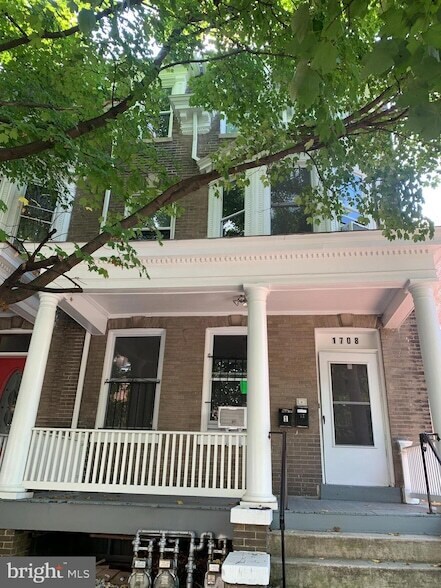 Primary Photo - 1708 Kilbourne Pl NW