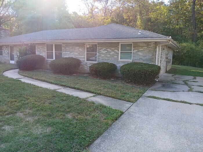 Foto principal - 132a Brookdale Dr