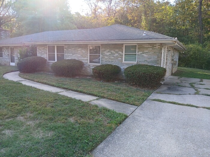 Primary Photo - 132a Brookdale Dr
