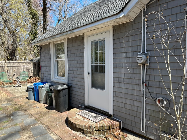 Building Photo - 51 BELLEROSE Rd