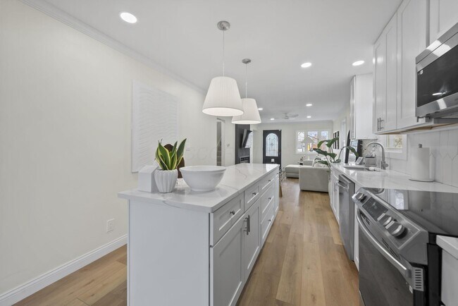 Foto del edificio - 111 Rosslyn Ave