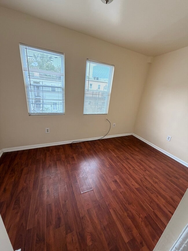 Photo - 1106 Queen St NE Apartment