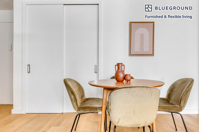 Foto del edificio - 227 E 59th St