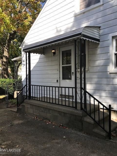 Building Photo - 19224 Beaconsfield St