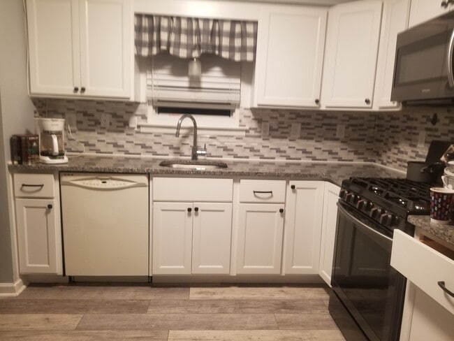 Kitchen - 34 Highland Ave