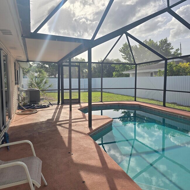 Foto del edificio - 1285 SE Port St Lucie Blvd