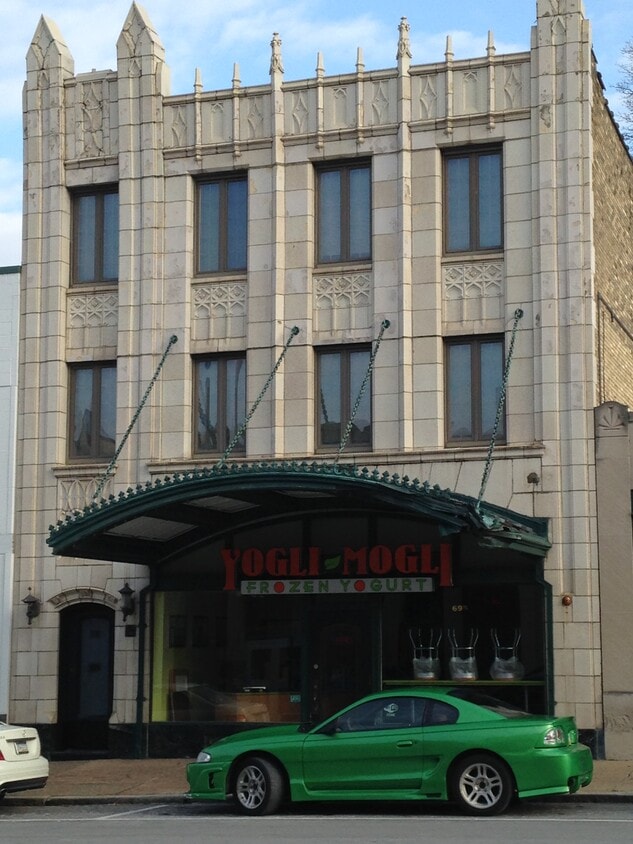 Front of Building - 691 Washington Rd
