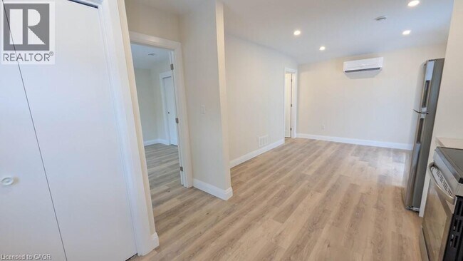 Building Photo - 21 Fawell Ave