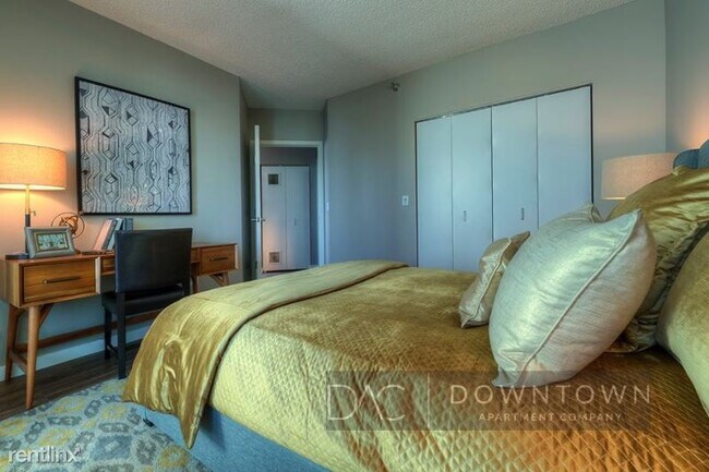 Building Photo - 1 br, 1 bath Apartment - 326 E Ohio St