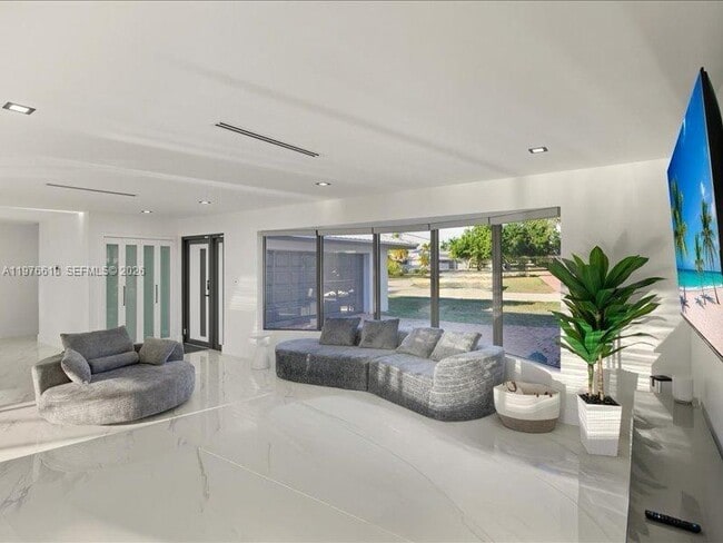 Building Photo - 103 Tropicana Dr