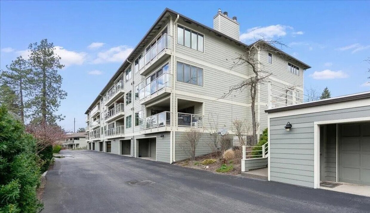 Primary Photo - Condo on the river