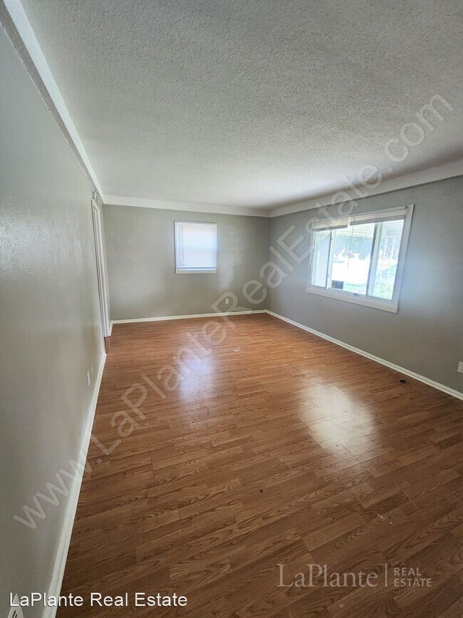 Foto del edificio - 3 br, 1 bath House - 408 Branbury Rd.