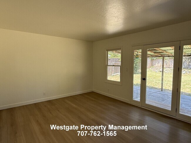 Foto del edificio - 1340 Ramona Ln