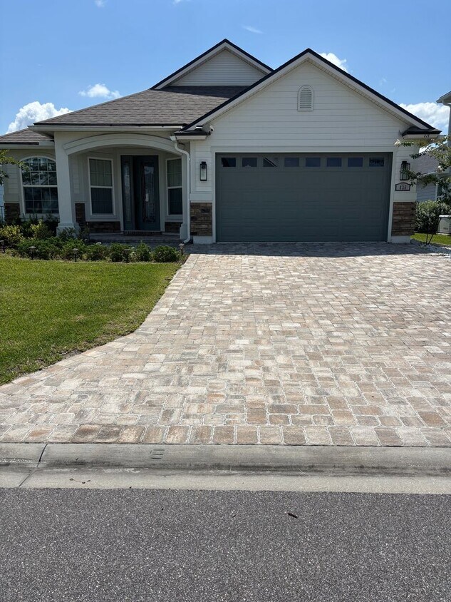 Foto principal - 835 Silver Pine Dr