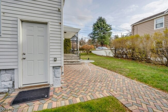 Building Photo - 106 Sadler Rd