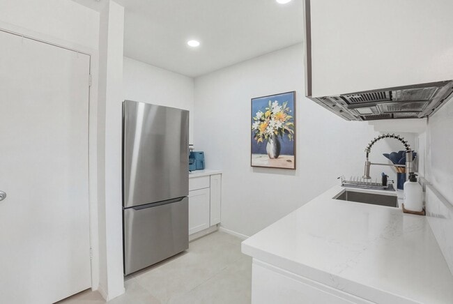 Photo - 313 E Riviera Dr House
