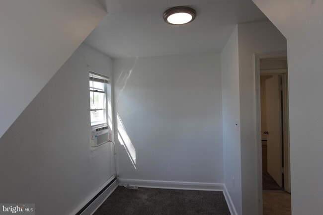 Building Photo - 104 Lincoln Ave SW