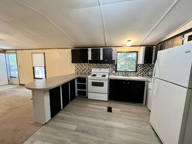 Foto del edificio - Coming Soon! Moble Home 5 minutes to Beach and UNCW, College Rd shopping, Central Wilmington, Wri...