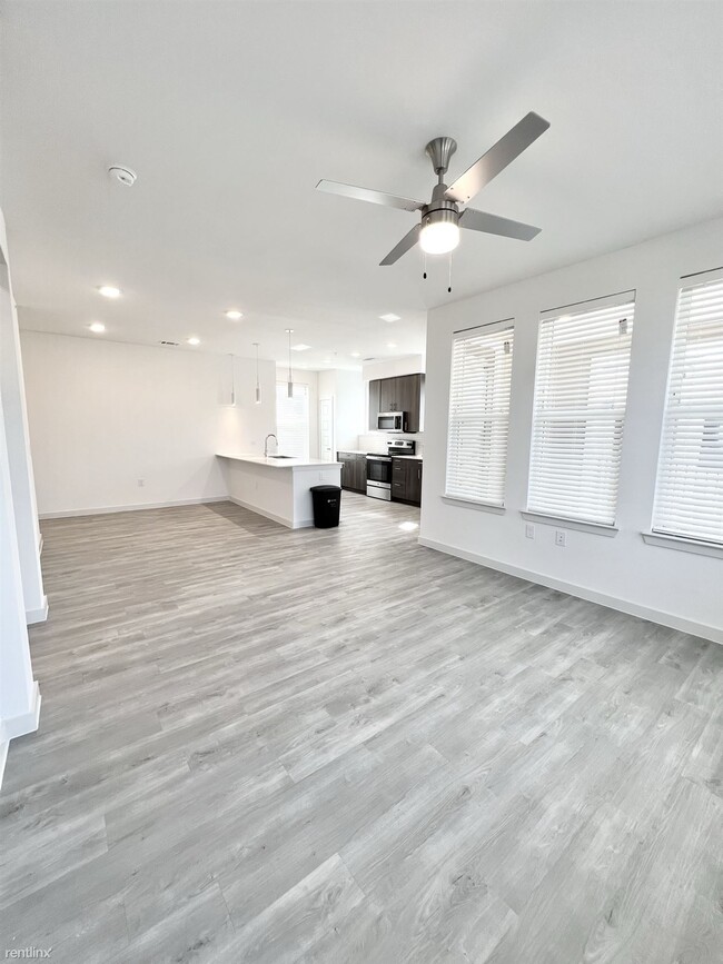 Foto del edificio - 2 br, 2 bath Condo - 3229 S Interstate 35 ...