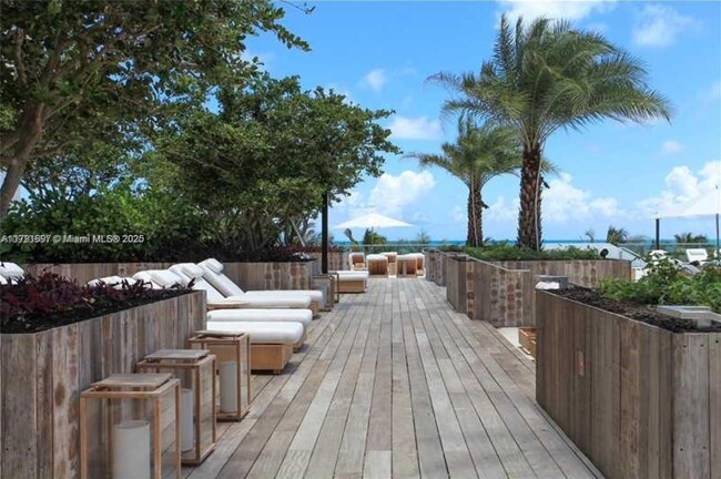 Building Photo - 2301 Collins Ave