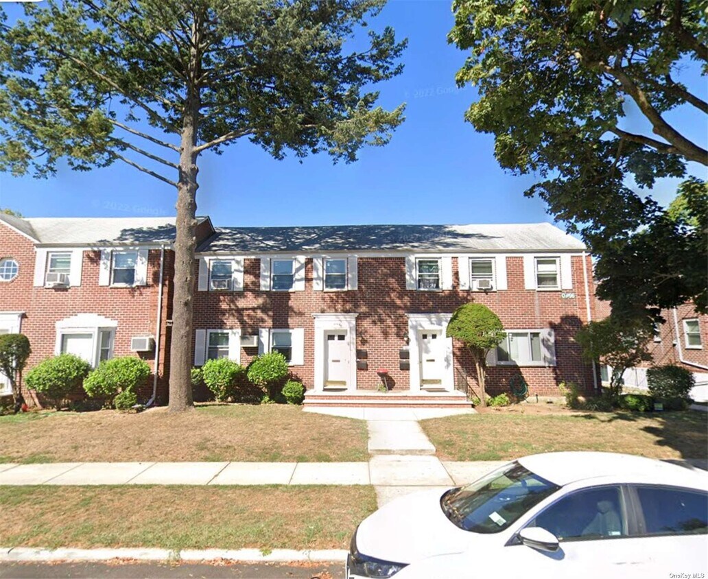 Primary Photo - 263-5 73rd Ave