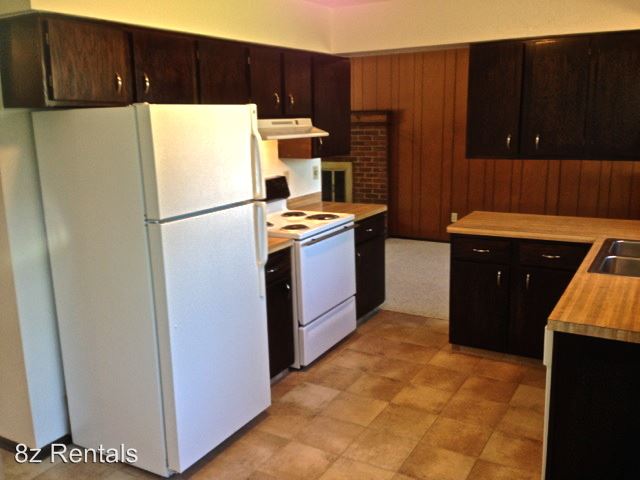 Building Photo - 1530 Mayfield Ln