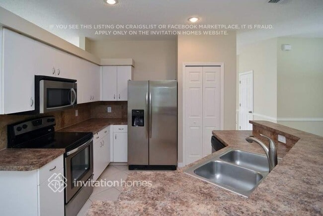 Foto del edificio - 1385 SE Proctor Ln