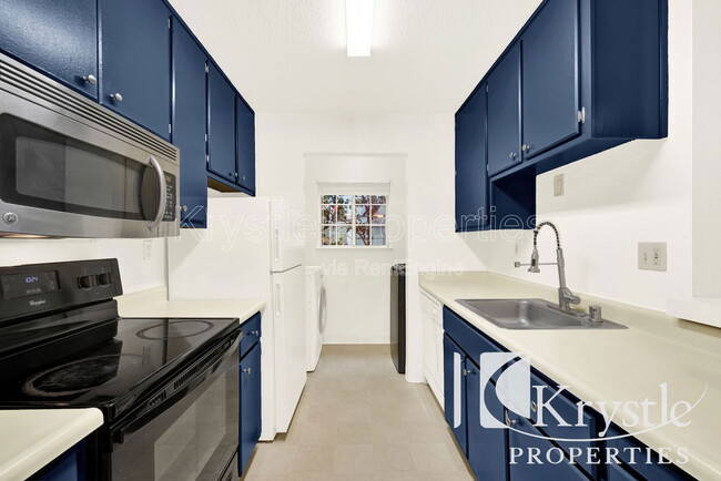 Building Photo - 285 Lighthouse Dr