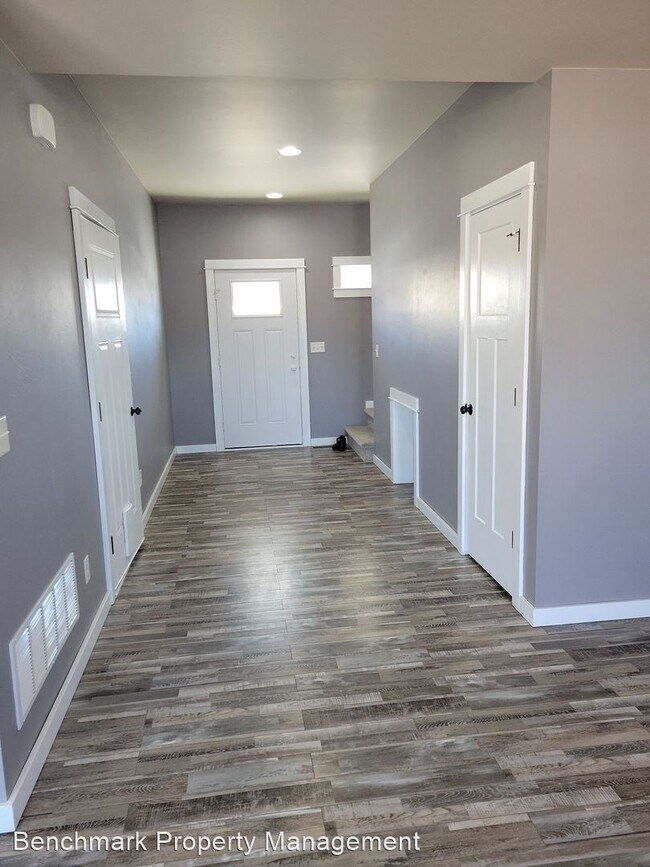 Building Photo - 3 br, 2.5 bath House - 1015 Idaho Unit B