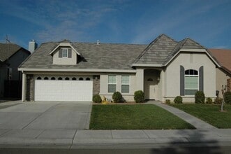 Building Photo - 1631 Gillette Dr