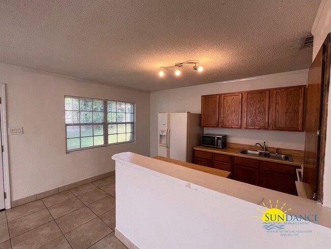 Building Photo - Quaint 1 Bedroom Unit in Niceville