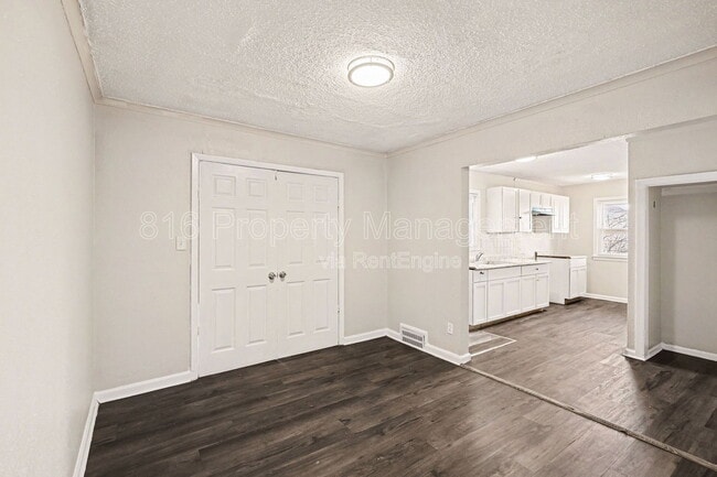 Foto del edificio - 6230 Agnes Ave