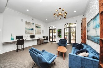 Building Photo - 3003 Memorial Ct