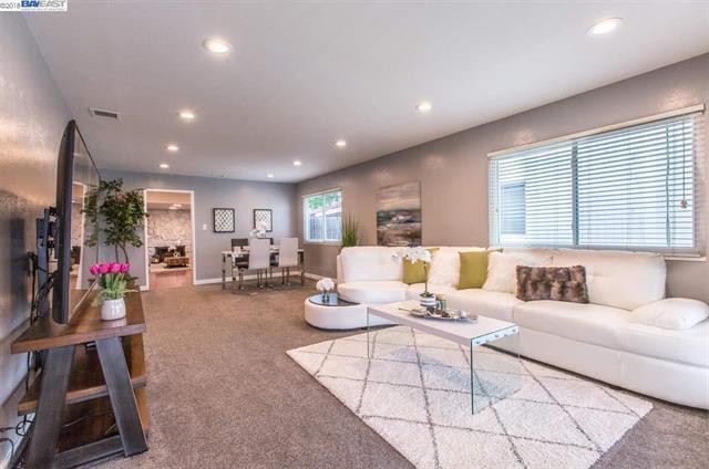 Building Photo - 36050 Pizarro Dr