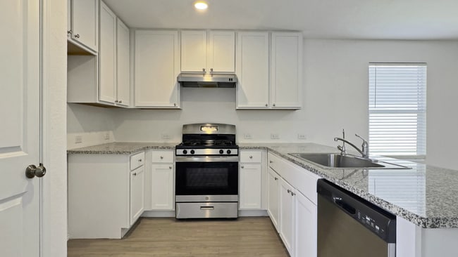 Building Photo - 13930 Wool Pk